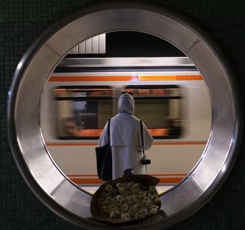 Sen Neymişsin Bre Başörtüsü (Türban)!